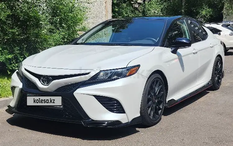 Toyota Camry 2022 годаfor18 000 000 тг. в Алматы