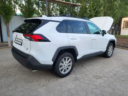 Toyota RAV4 2020 года за 16 000 000 тг. в Актобе