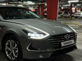 Hyundai Sonata 2021 года за 11 200 000 тг. в Алматы – фото 2