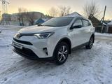 Toyota RAV4 2016 года за 11 900 000 тг. в Актобе