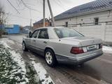 Mercedes-Benz E 200 1990 года за 2 200 000 тг. в Тараз – фото 3