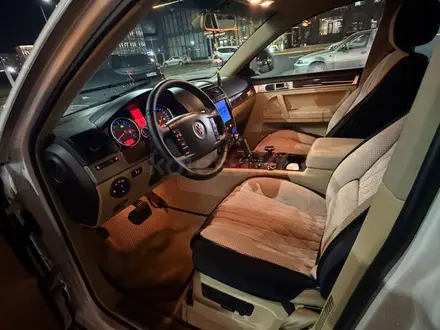 Volkswagen Touareg 2007 года за 6 100 000 тг. в Усть-Каменогорск – фото 2