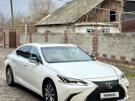 Lexus ES 250 2019 года за 18 300 000 тг. в Алматы – фото 3