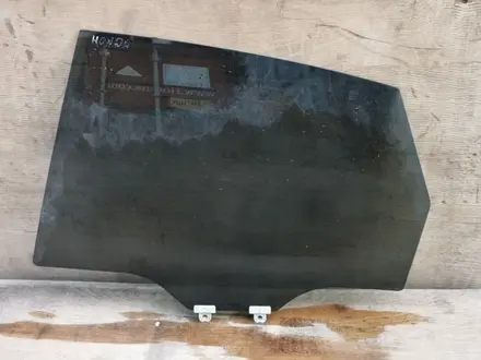 Стекло двери на Honda fit заднее, из Японии за 10 000 тг. в Алматы