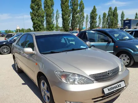 Toyota Camry 2003 года за 6 200 000 тг. в Актобе – фото 2