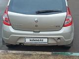 Renault Sandero 2011 года за 3 300 000 тг. в Кокшетау – фото 2