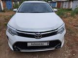 Toyota Camry 2015 года за 11 500 000 тг. в Уральск – фото 3