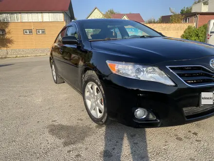 Toyota Camry 2010 года за 6 700 000 тг. в Алматы – фото 2