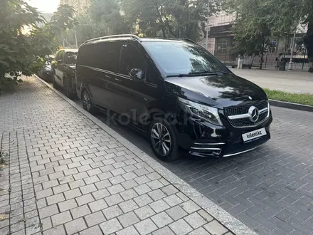 Mercedes-Benz V 250 2018 года за 21 000 000 тг. в Алматы