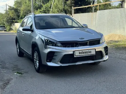 Kia Rio X-Line 2021 года за 7 690 000 тг. в Алматы – фото 6