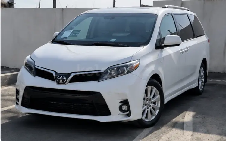 Toyota Sienna 2015 годаүшін11 000 000 тг. в Уральск