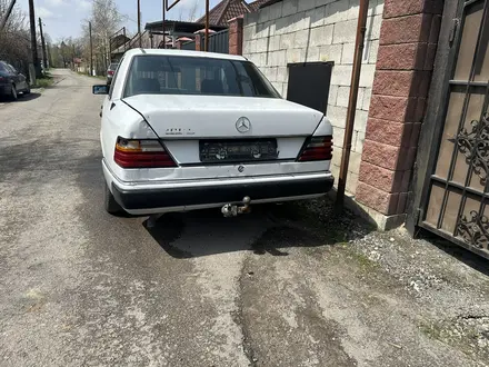 Mercedes-Benz E 200 1990 года за 830 000 тг. в Алматы – фото 3