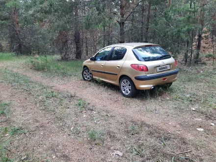 Peugeot 206 2004 года за 560 000 тг. в Костанай – фото 2