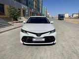 Toyota Camry 2020 года за 13 900 000 тг. в Актау