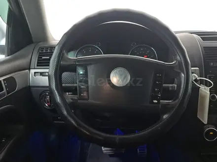 Volkswagen Touareg 2005 года за 3 690 000 тг. в Астана – фото 13
