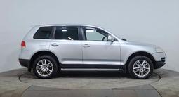 Volkswagen Touareg 2005 года за 3 690 000 тг. в Астана – фото 4