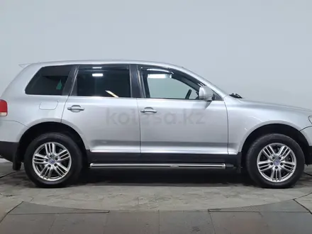 Volkswagen Touareg 2005 года за 3 690 000 тг. в Астана – фото 4