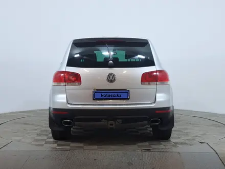 Volkswagen Touareg 2005 года за 3 690 000 тг. в Астана – фото 6