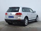 Volkswagen Touareg 2005 года за 3 690 000 тг. в Астана – фото 5
