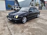 Mercedes-Benz E 230 1996 годаүшін2 199 999 тг. в Астана