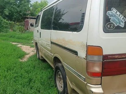 Toyota Hiace 1995 года за 2 234 615 тг. в Отеген-Батыр – фото 5