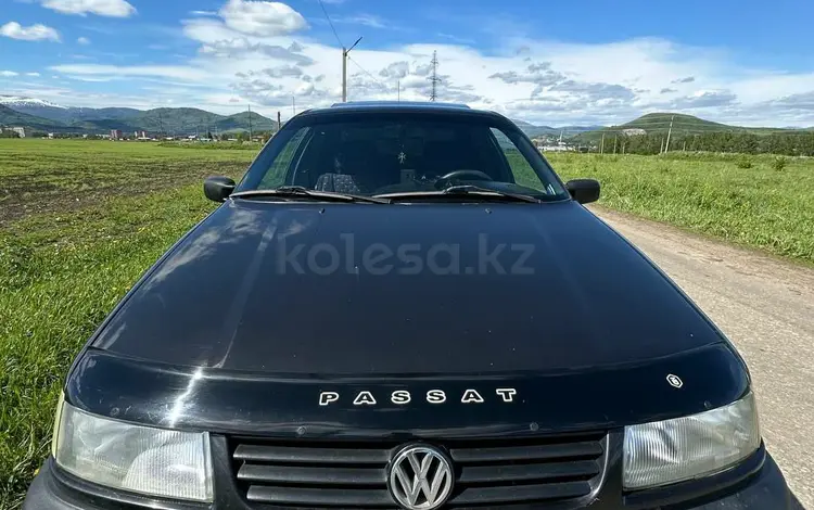 Volkswagen Passat 1995 годаүшін2 200 000 тг. в Риддер