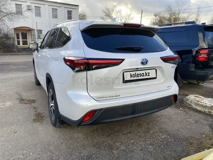 Toyota Highlander 2023 года за 22 900 000 тг. в Уральск – фото 3