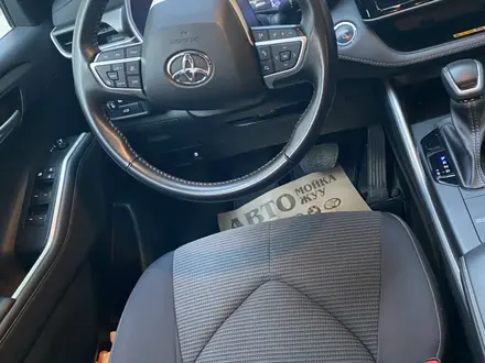 Toyota Highlander 2023 года за 22 900 000 тг. в Уральск – фото 10