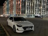 Hyundai Sonata 2021 года за 13 700 000 тг. в Актау