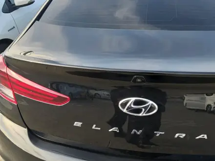 Hyundai Elantra 2019 года за 6 100 000 тг. в Астана – фото 3