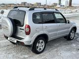 Chevrolet Niva 2011 годаfor2 490 000 тг. в Караганда – фото 4