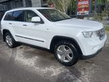 Jeep Grand Cherokee 2012 года за 6 900 000 тг. в Астана