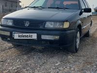 Volkswagen Passat 1994 годаүшін1 400 000 тг. в Тараз