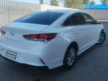 Hyundai Sonata 2017 года за 4 700 000 тг. в Уральск – фото 3