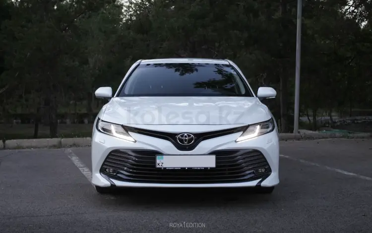 Toyota Camry 2019 года за 16 000 000 тг. в Алматы