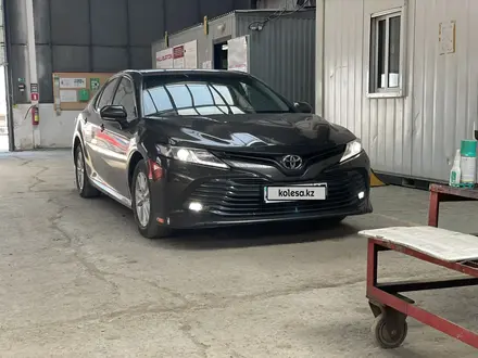 Toyota Camry 2019 года за 13 450 000 тг. в Аксай – фото 12