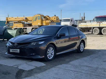 Toyota Camry 2019 года за 13 450 000 тг. в Аксай – фото 13