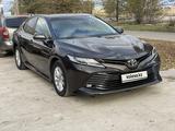 Toyota Camry 2019 года за 13 450 000 тг. в Аксай – фото 2