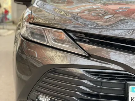 Toyota Camry 2019 года за 13 450 000 тг. в Аксай – фото 6