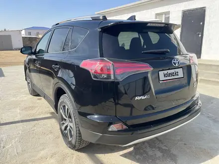 Toyota RAV4 2016 года за 7 700 000 тг. в Актау – фото 13