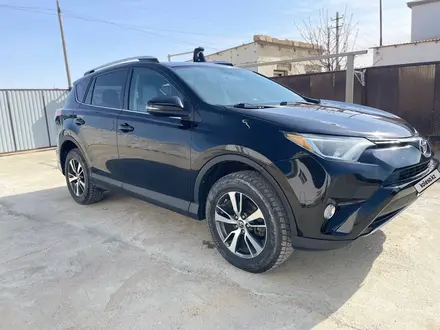 Toyota RAV4 2016 года за 7 700 000 тг. в Актау