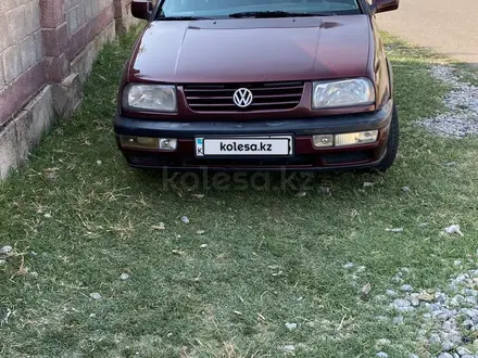 Volkswagen Vento 1993 года за 850 000 тг. в Ленгер