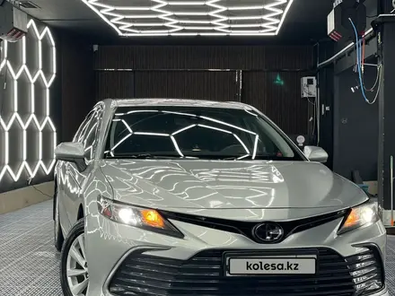 Toyota Camry 2022 года за 12 500 000 тг. в Алматы