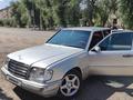 Mercedes-Benz E 220 1994 года за 1 350 000 тг. в Алматы – фото 4