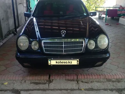 Mercedes-Benz E 230 1997 года за 3 450 000 тг. в Алматы – фото 2