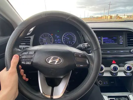 Hyundai Elantra 2020 года за 7 500 000 тг. в Атырау – фото 5
