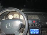 Mercedes-Benz CLK 320 1998 года за 2 000 000 тг. в Экибастуз – фото 3
