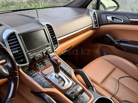 Porsche Cayenne 2013 года за 16 200 000 тг. в Алматы – фото 3