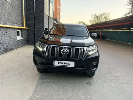 Toyota Land Cruiser Prado 2018 года за 21 500 000 тг. в Актобе – фото 3