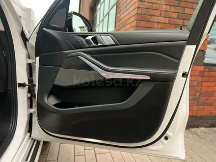 BMW X7 2021 года за 39 900 000 тг. в Астана – фото 29